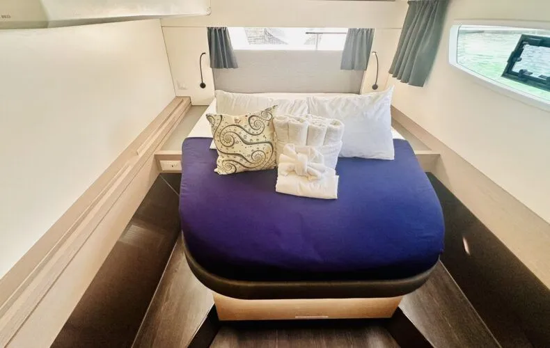 Time Thief Yacht Photos Pics 