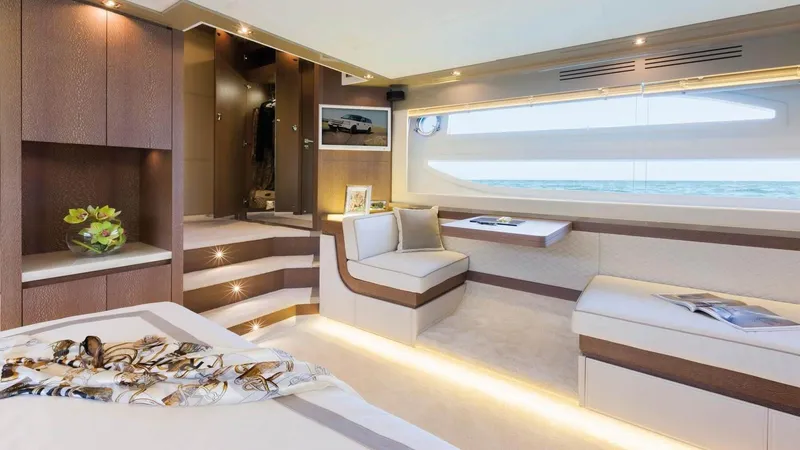  Yacht Photos Pics 22 Master cabin
