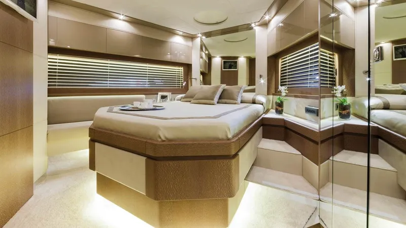  Yacht Photos Pics 23 VIP cabin