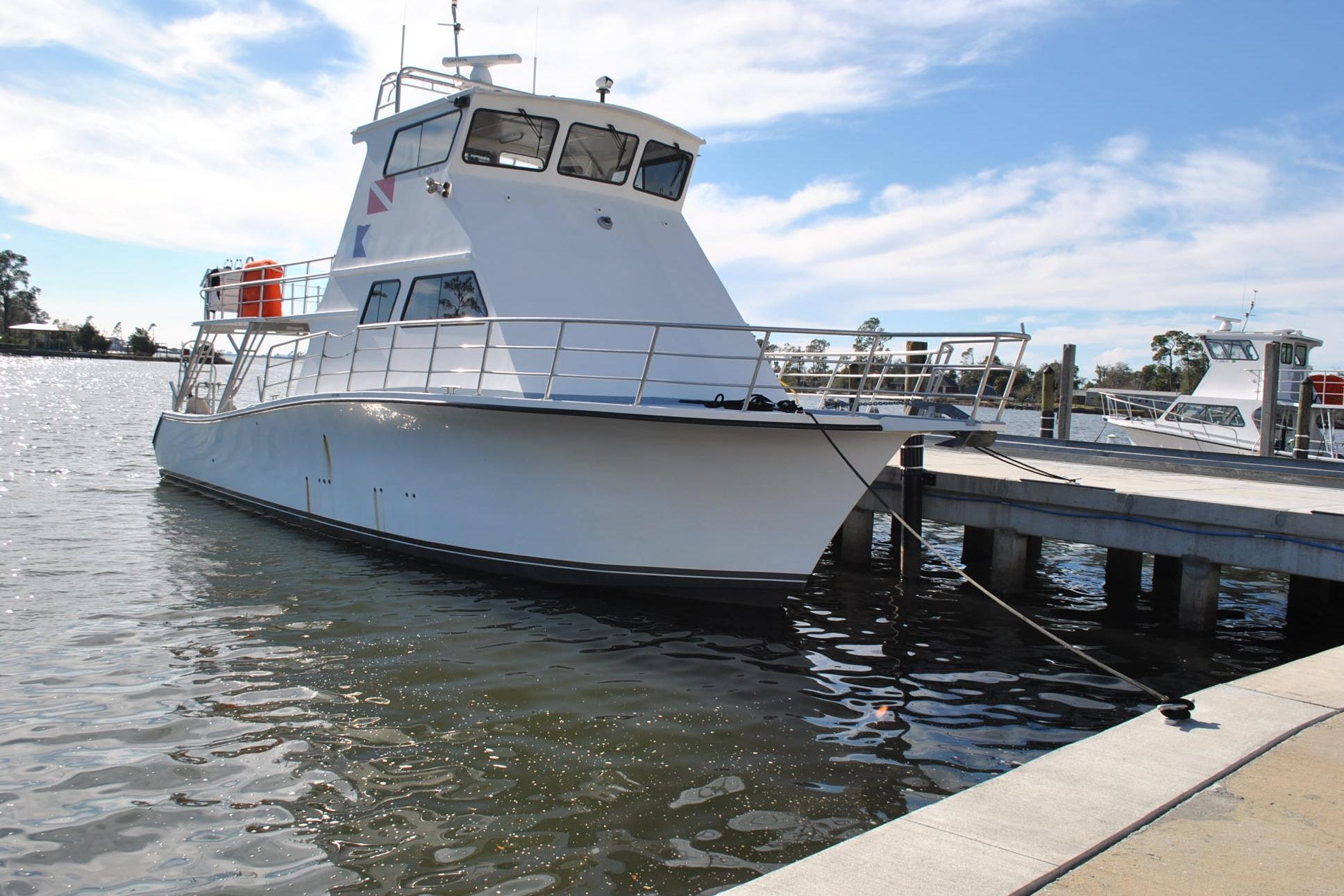 Newton 53 dive boat