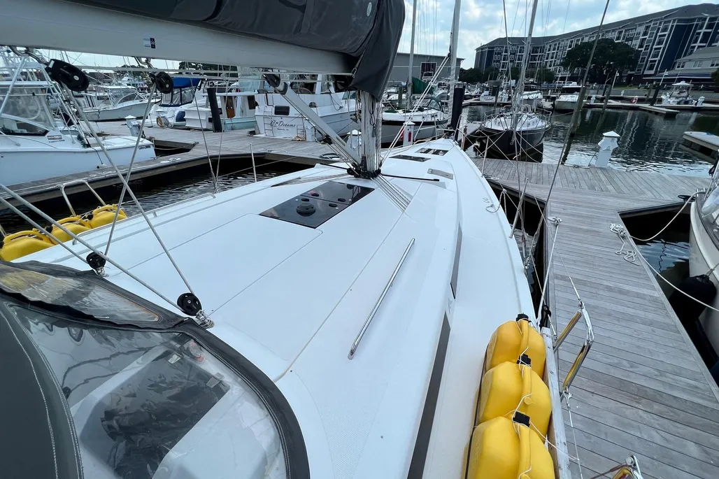 2016 Hanse 415 Cruiser for sale - YachtWorld