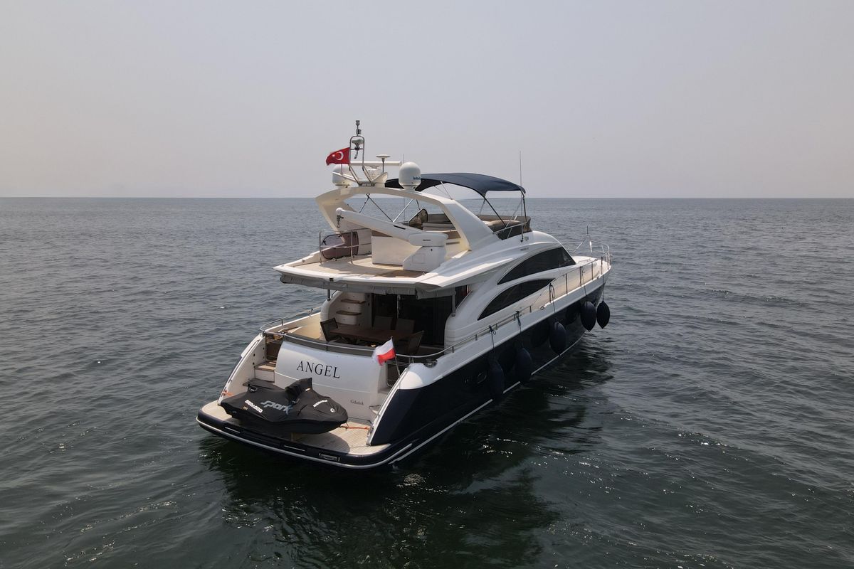 2008 Princess 68 
