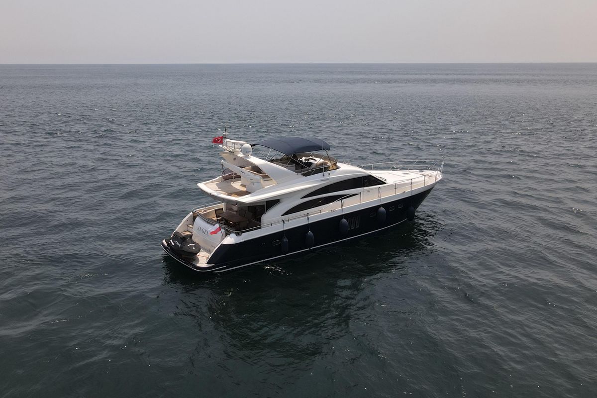 2008 Princess 68 
