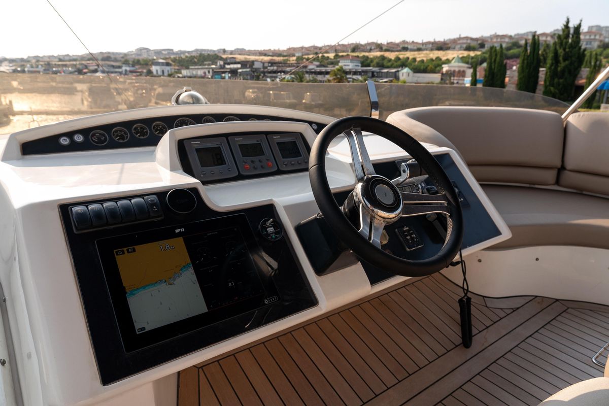 2008 Princess 68 