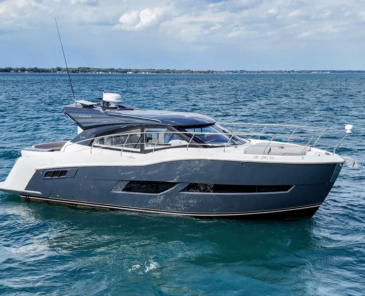 2018 Carver 43 