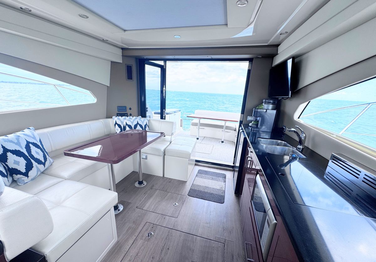 2018 Carver 43 