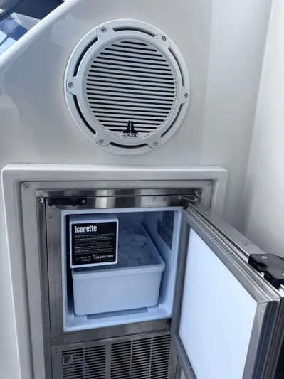 Living The Dream Yacht Photos Pics 