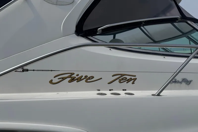 Go Girl Yacht Photos Pics 2001 Sea Ray 510 Sundancer yacht with "Five Ten" lettering on the side.