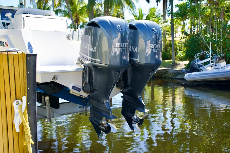 Mh3 Yacht Photos Pics Contender 32 MH3 - Engines