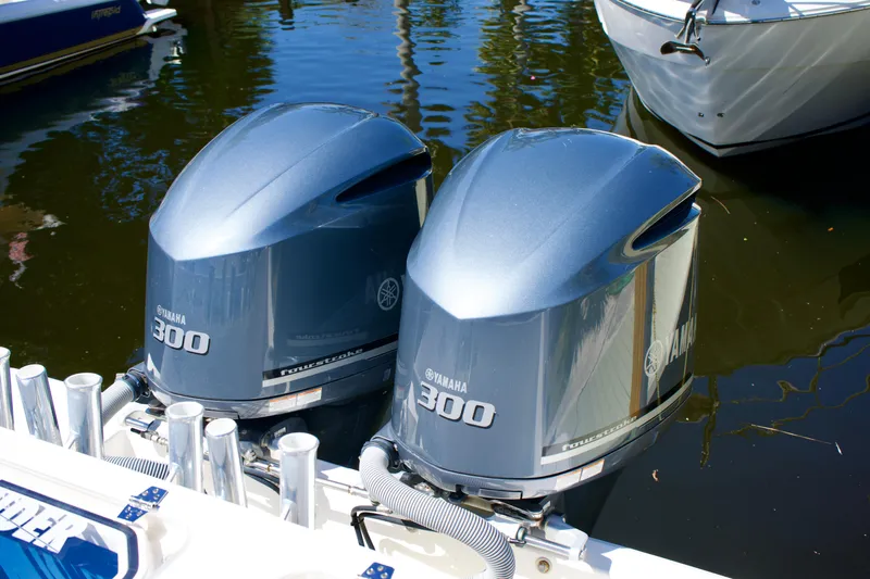 Mh3 Yacht Photos Pics Contender 32 MH3 - Engines