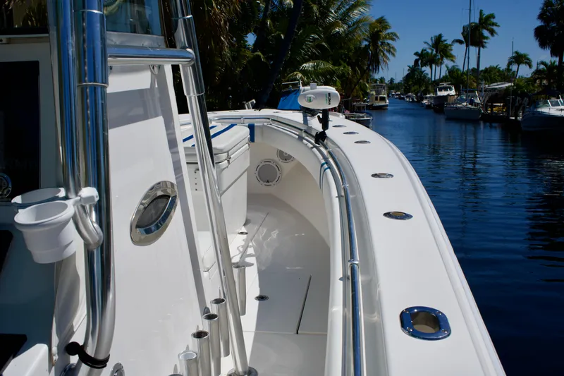 Mh3 Yacht Photos Pics Contender 32 MH3 - Rod Holders