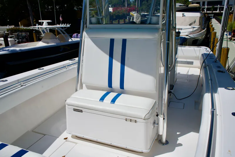 Mh3 Yacht Photos Pics Contender 32 MH3 - Forward Facing Seat