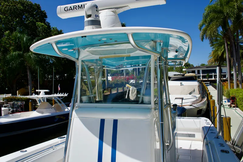 Mh3 Yacht Photos Pics Contender 32 MH3 - Helm