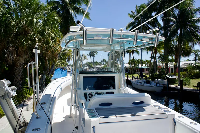 Mh3 Yacht Photos Pics Contender 32 MH3 - Helm