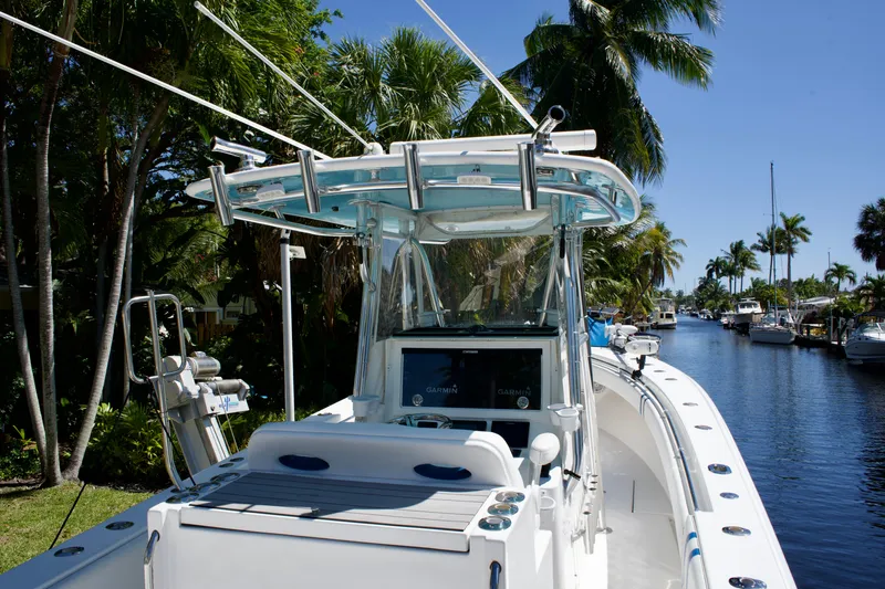 Mh3 Yacht Photos Pics Contender 32 MH3 - Helm