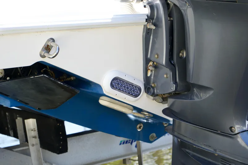 Mh3 Yacht Photos Pics Contender 32 MH3 - LED light