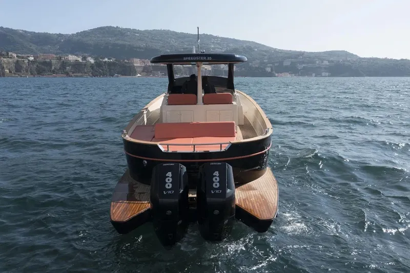Donna Kia Yacht Photos Pics 2023 Apreamare GOZZO 35 boat on water, featuring dual 400 V10 engines.