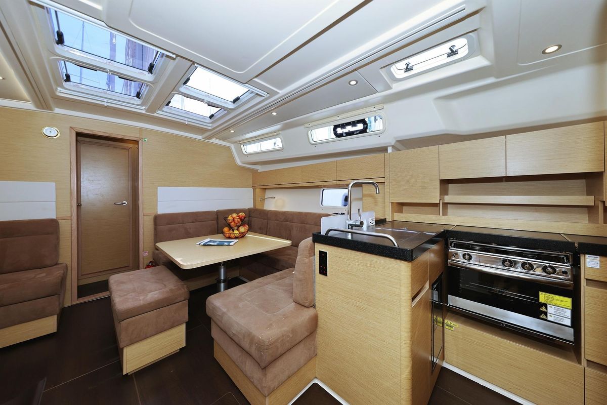 2019 Hanse 46 
