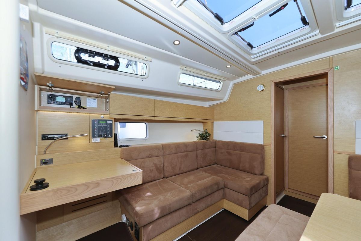 2019 Hanse 46 