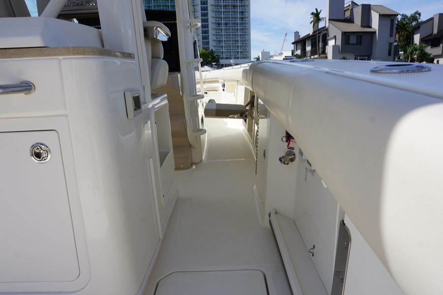 2022 Boston Whaler 380 Outrage