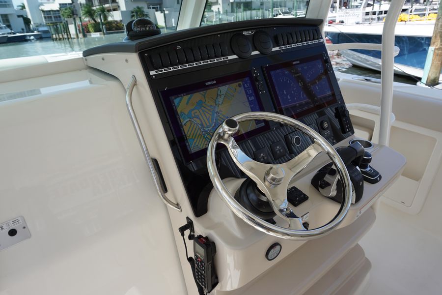 2022 Boston Whaler 380 Outrage
