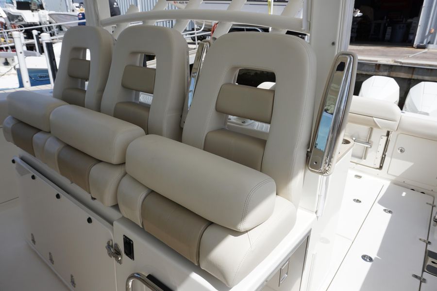 2022 Boston Whaler 380 Outrage