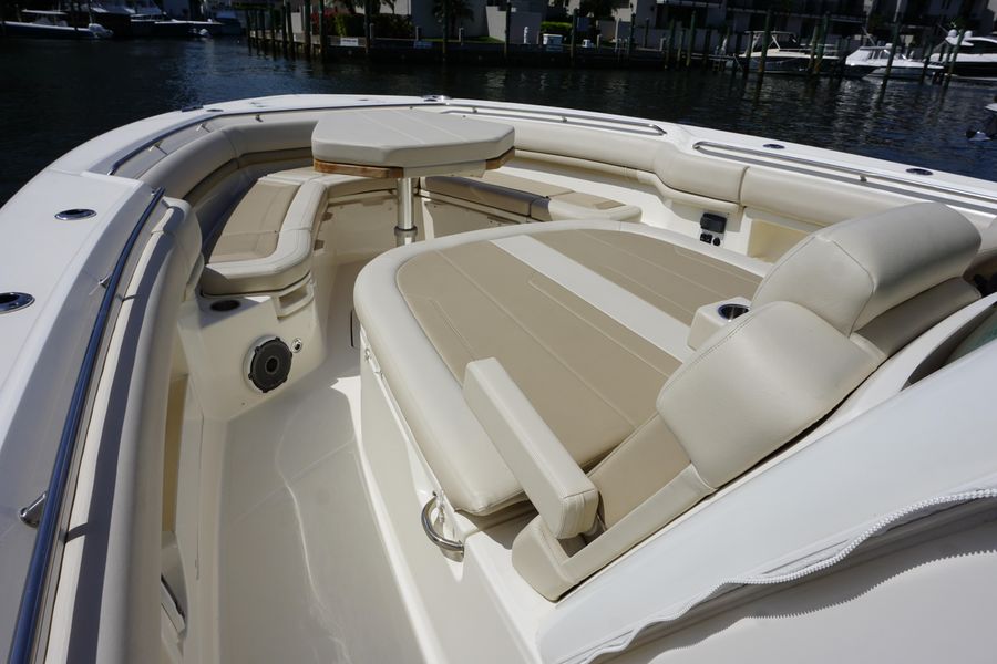 2022 Boston Whaler 380 Outrage