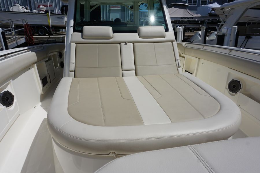 2022 Boston Whaler 380 Outrage