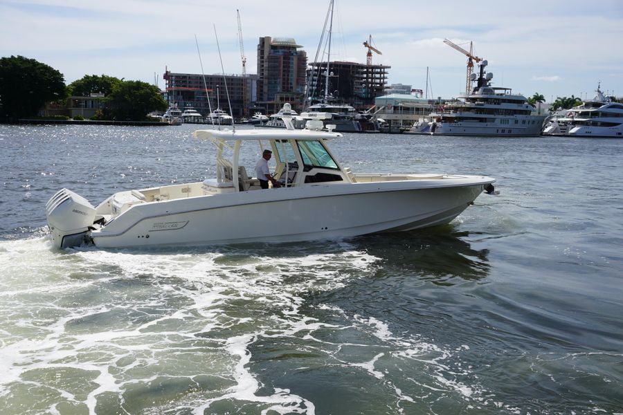 2022 Boston Whaler 380 Outrage