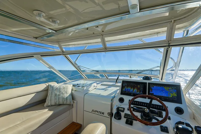 Tranquila Yacht Photos Pics Luxurious 2016 Jupiter 41 EX yacht interior with navigation system and ocean view.