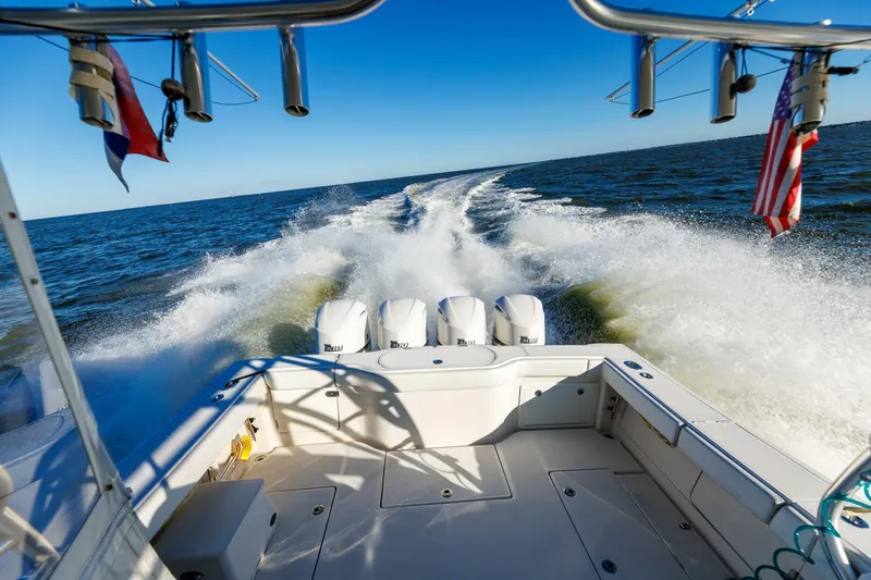 Tranquila Yacht Photos Pics Jupiter 41 EX 2016 boat cruising on open water with powerful engines.