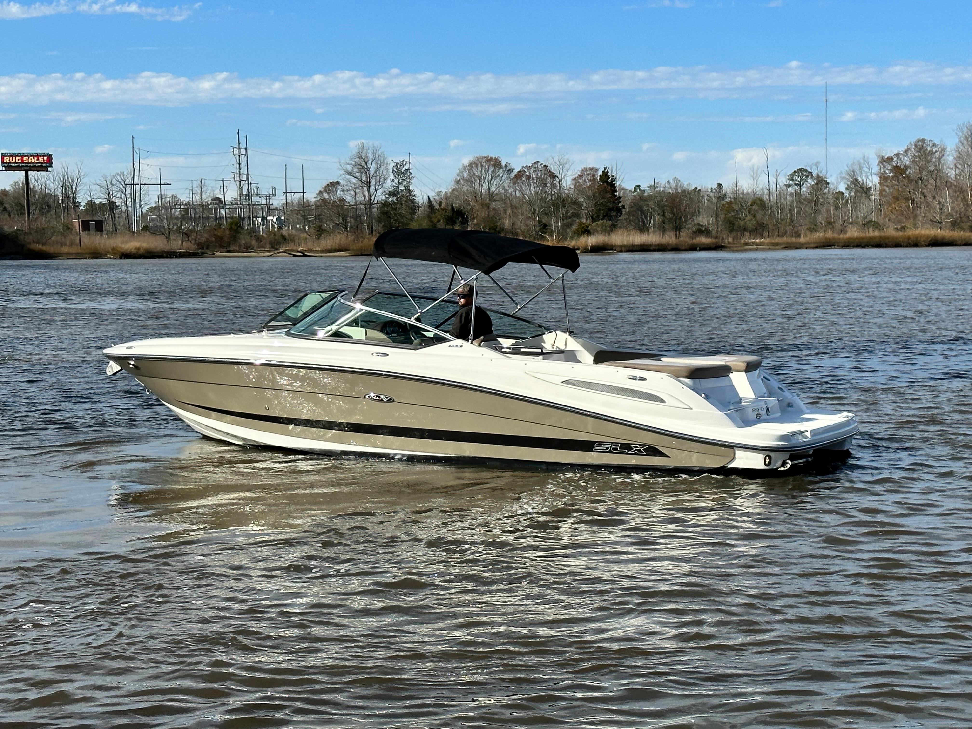 2011 Sea Ray 270 SLX