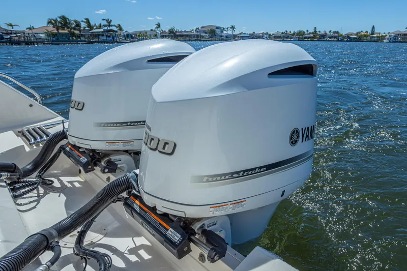 Gimme Shelter II Yacht Photos Pics 