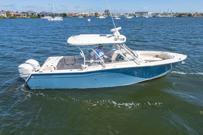 Gimme Shelter II Yacht Photos Pics 