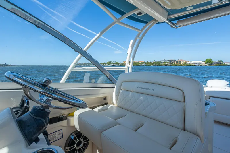 Gimme Shelter II Yacht Photos Pics 