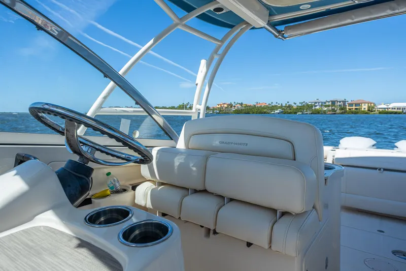 Gimme Shelter II Yacht Photos Pics 