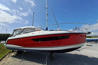 2021 Sealine S330