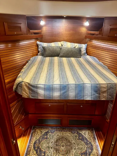 Unleashed III Yacht Photos Pics 