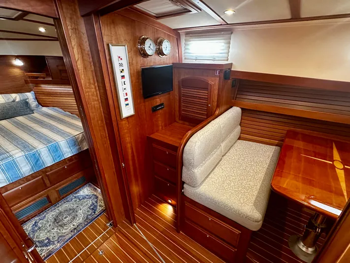 Unleashed III Yacht Photos Pics 