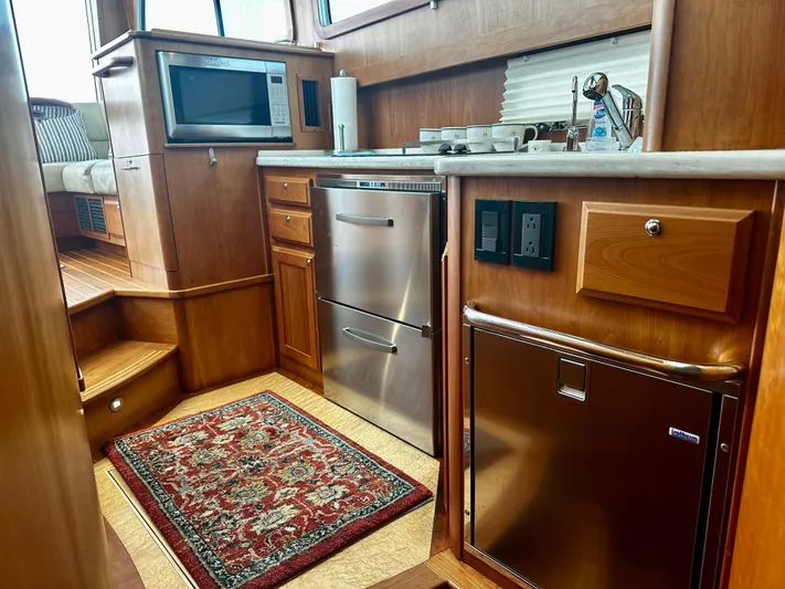 Unleashed III Yacht Photos Pics 