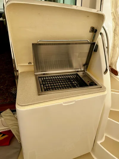 Unleashed III Yacht Photos Pics 