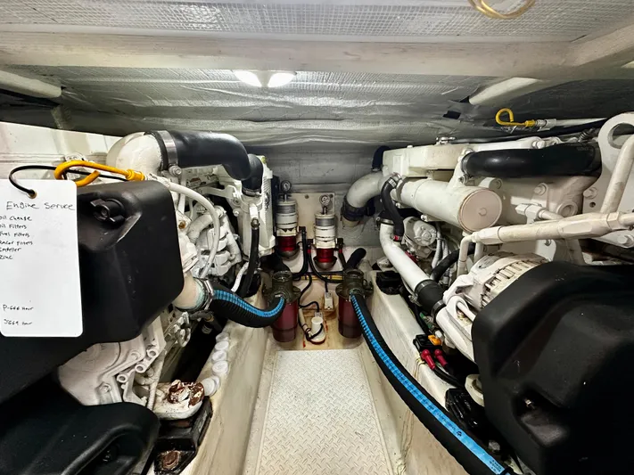 Unleashed III Yacht Photos Pics 