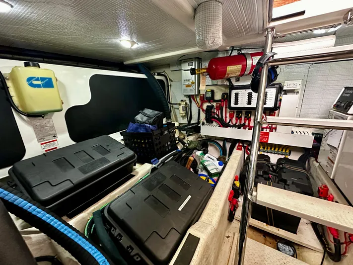 Unleashed III Yacht Photos Pics 