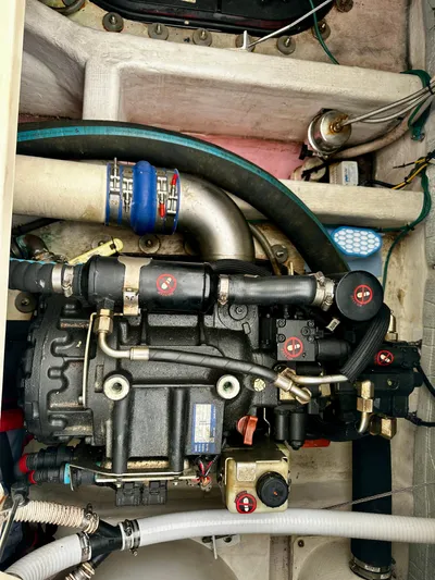 Unleashed III Yacht Photos Pics 