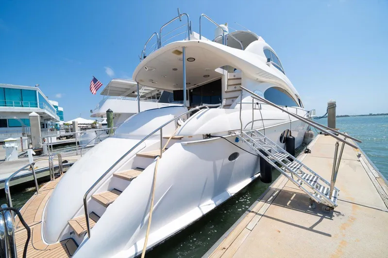 By Residual Yacht Photos Pics 