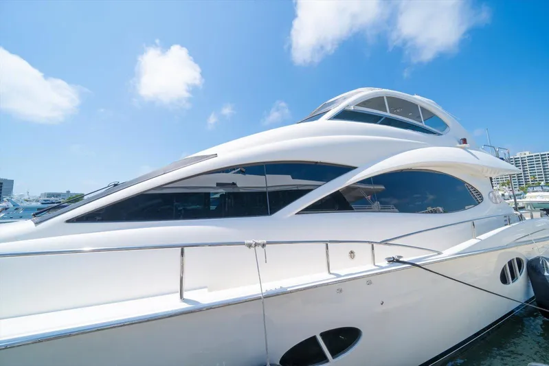 By Residual Yacht Photos Pics 