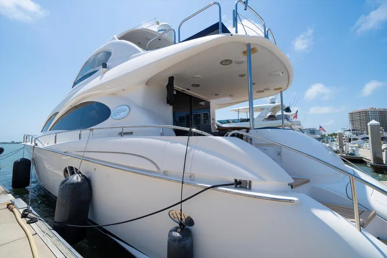 By Residual Yacht Photos Pics 