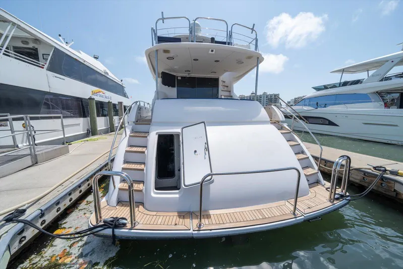 By Residual Yacht Photos Pics 