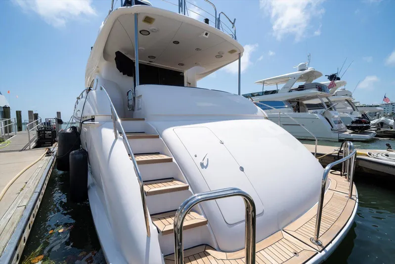 By Residual Yacht Photos Pics 