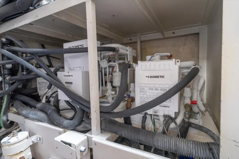 By Residual Yacht Photos Pics 